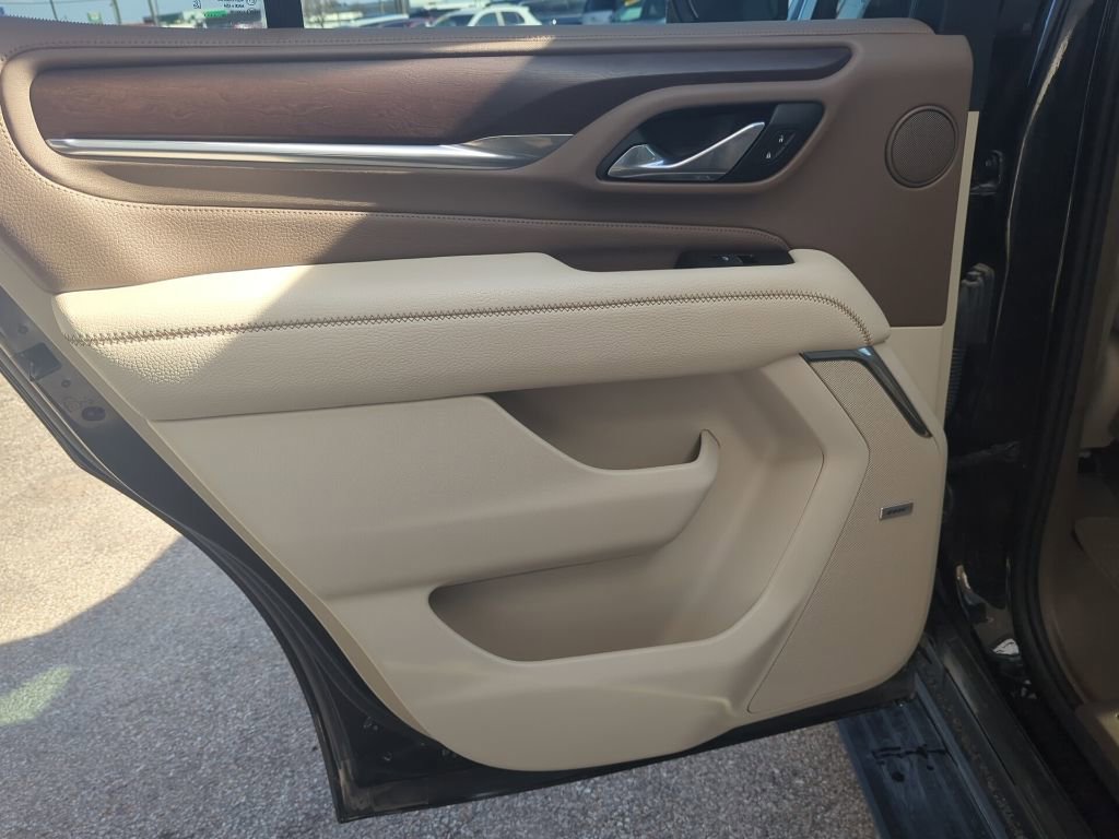 Used 2021 GMC Yukon Denali w/ Denali Premium Package image 16