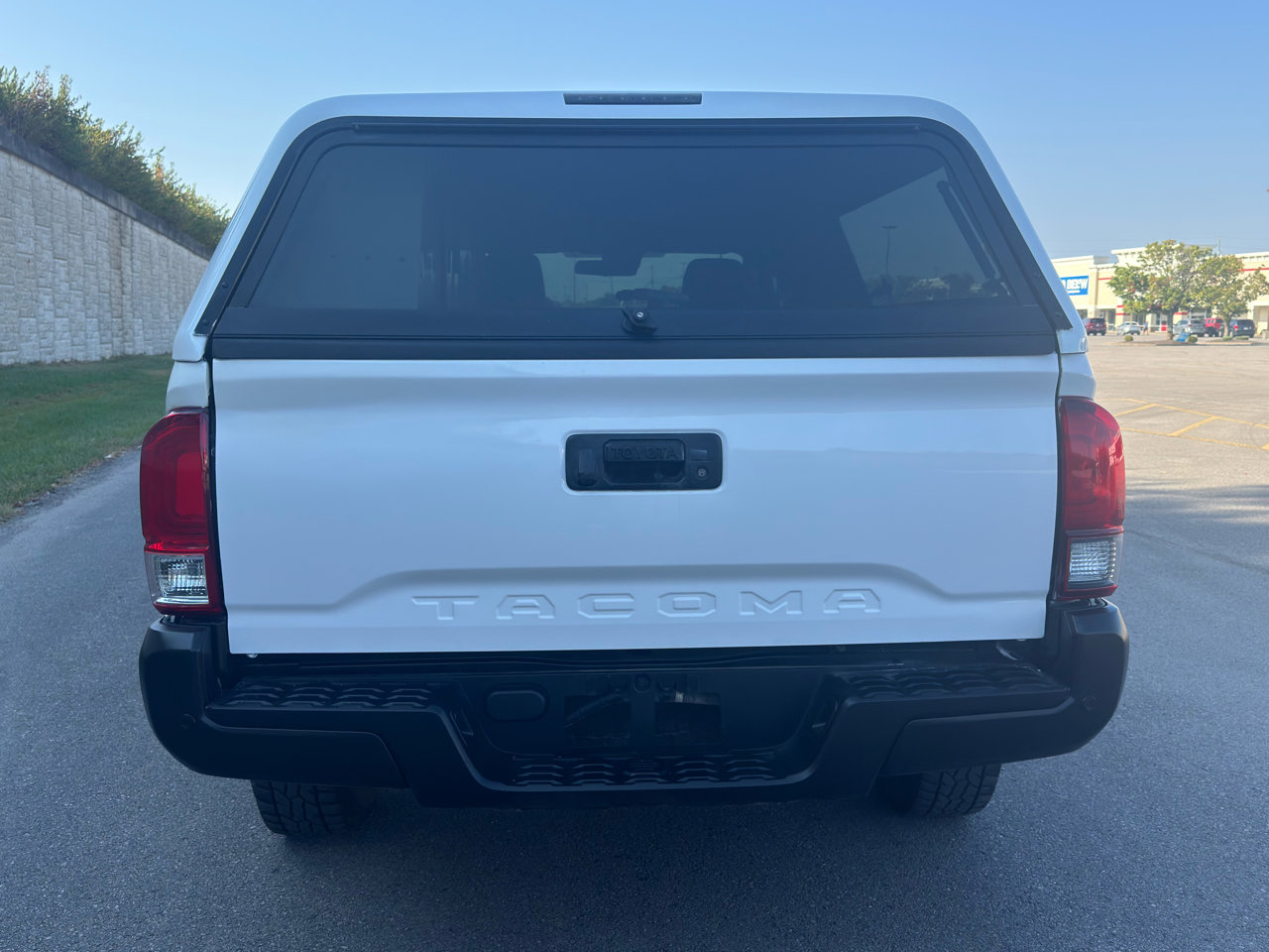 Used 2020 Toyota Tacoma SR image 4