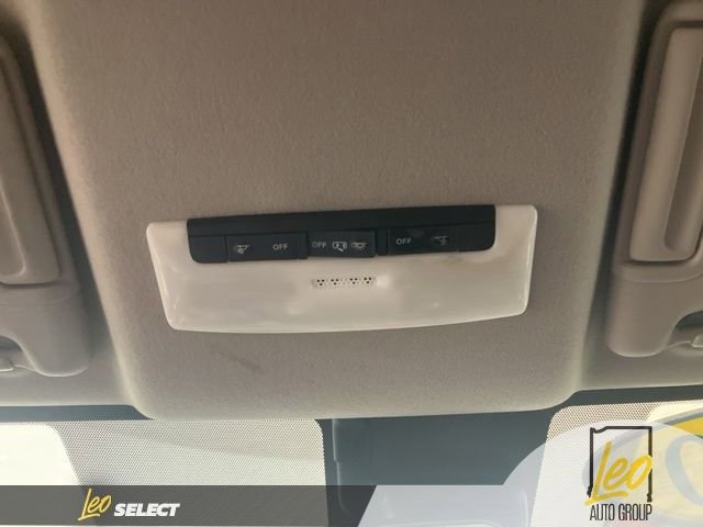 Used 2020 Nissan Versa SR w/ Convenience Package image 16