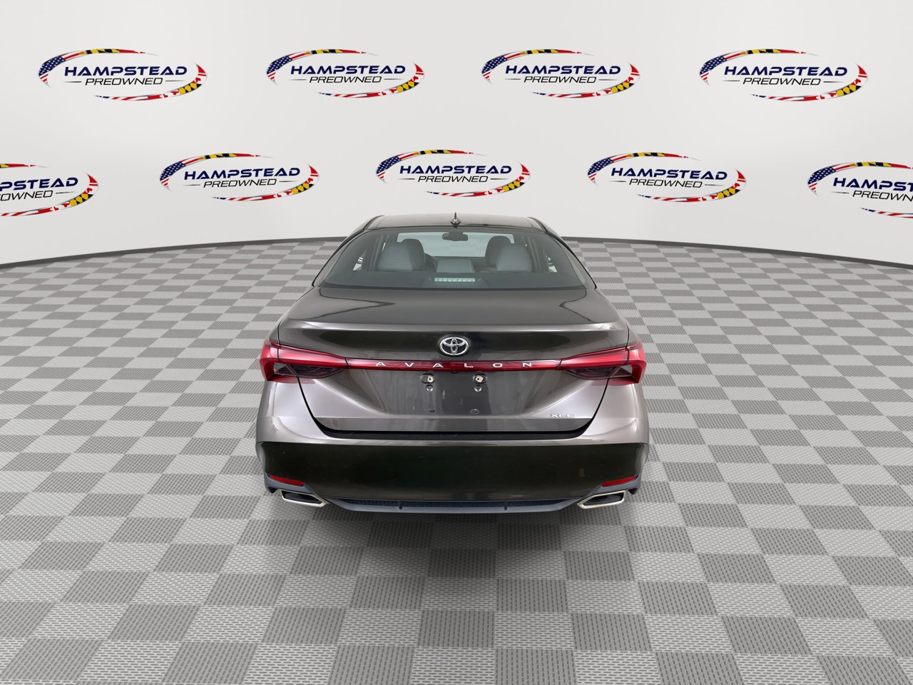 Used 2019 Toyota Avalon XLE w/ Moonroof Package image 7