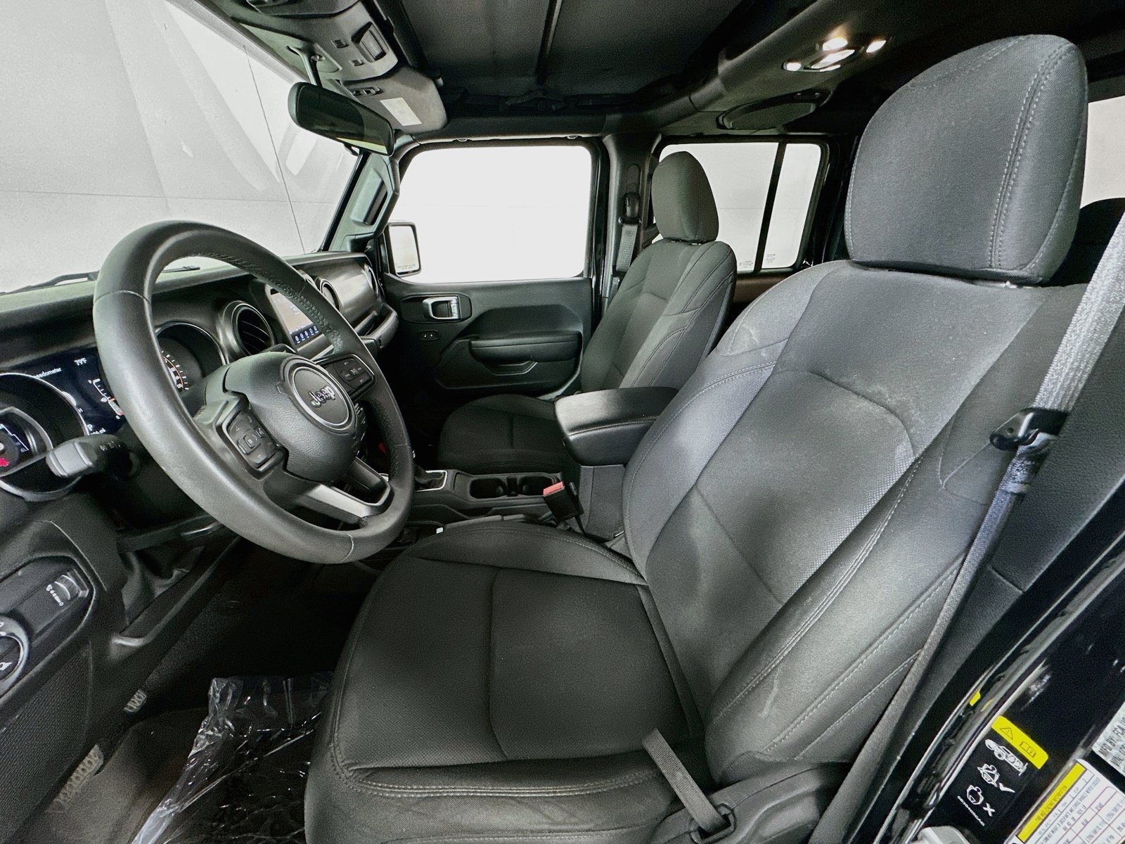 Used 2023 Jeep Gladiator Sport AWD/4WD image 19