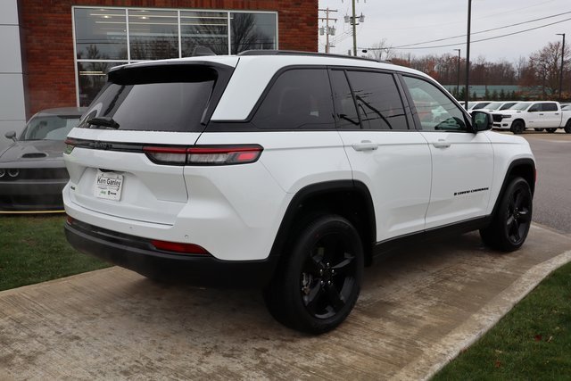 New 2025 Jeep Grand Cherokee Altitude image 30
