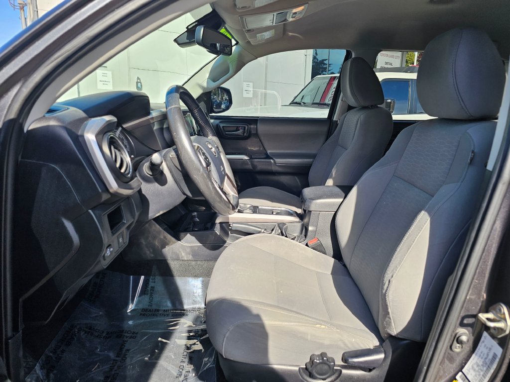 Used 2019 Toyota Tacoma SR5 AWD/4WD image 19