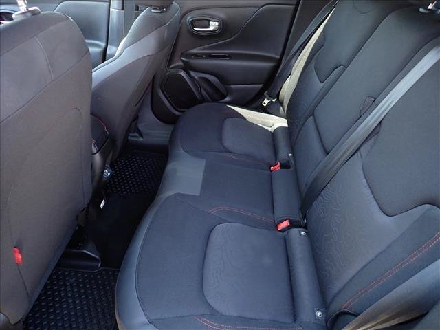 Used 2022 Jeep Renegade Trailhawk AWD/4WD image 9