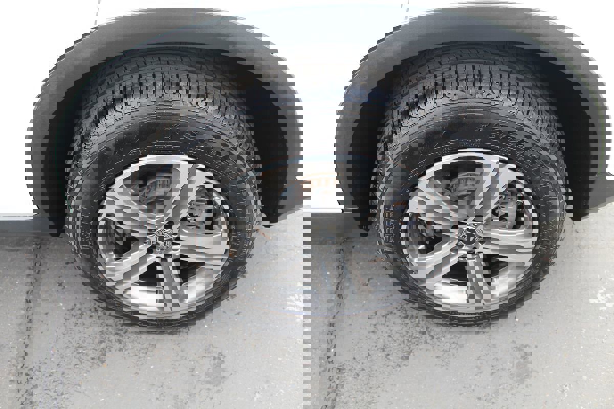 Used 2019 Mercedes-Benz GLC 300 w/ Premium Package image 13