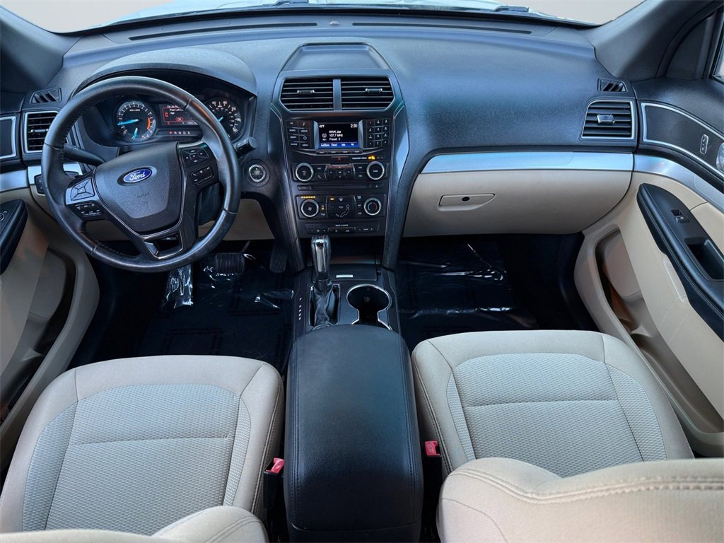 Used 2017 Ford Explorer XLT image 14