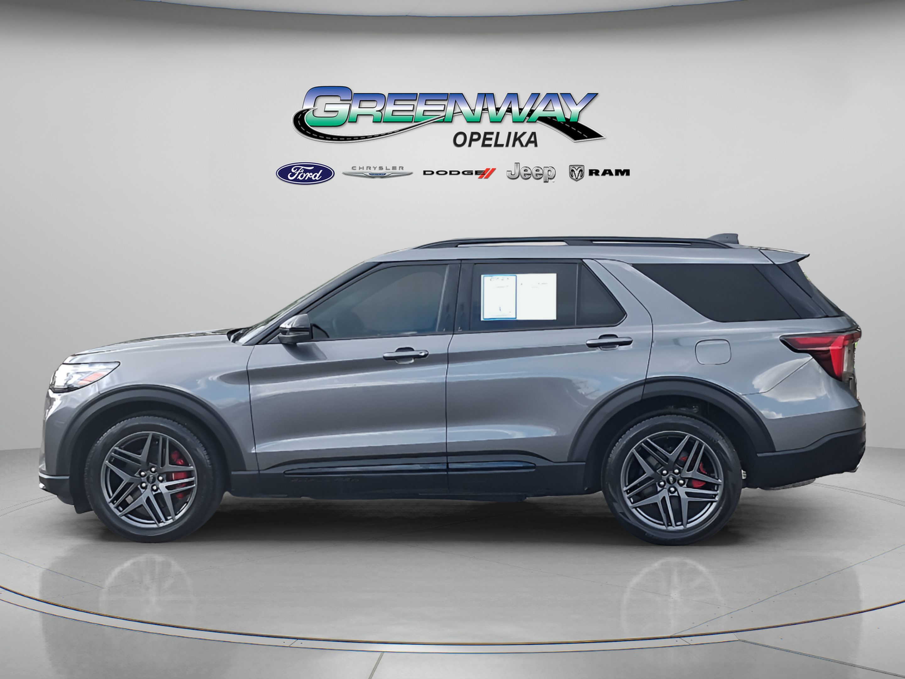 Used 2025 Ford Explorer ST AWD/4WD image 4