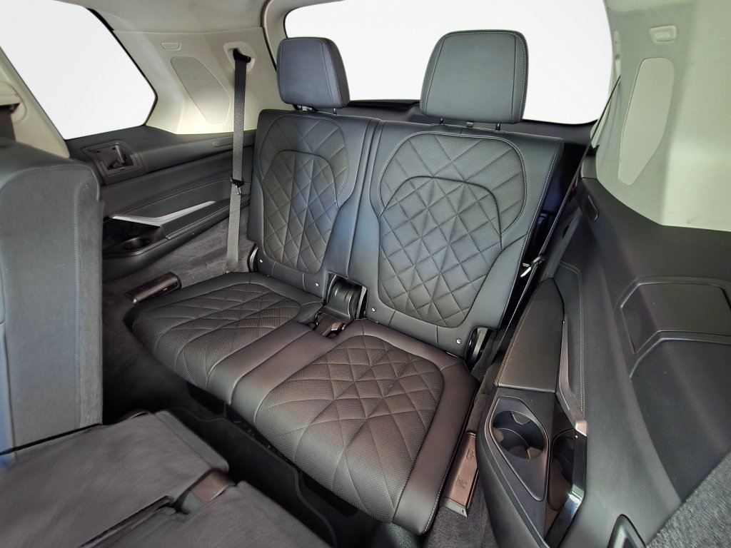 Used 2024 BMW X7 xDrive40i w/ Premium Package AWD/4WD image 45