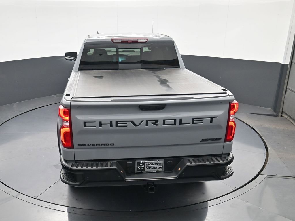 Used 2025 Chevrolet Silverado 1500 ZR2 w/ Dark Appearance Package image 37
