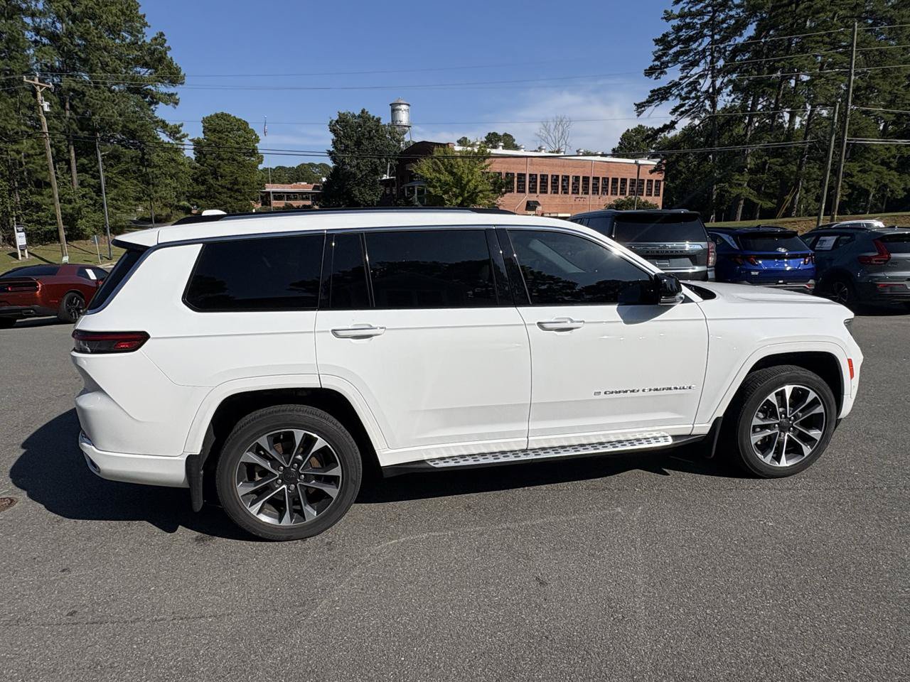 Used 2021 Jeep Grand Cherokee L Overland w/ Luxury Tech Group IV AWD/4WD image 6