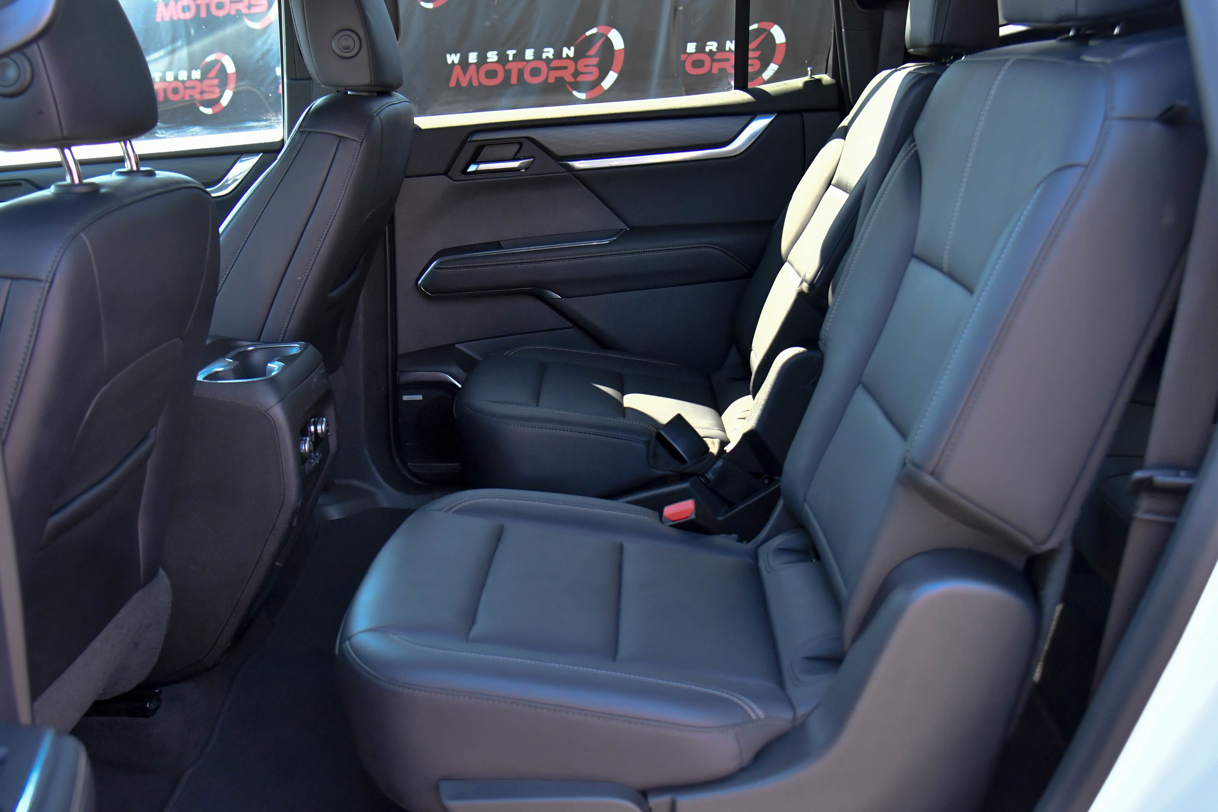 Used 2024 GMC Acadia Elevation image 42