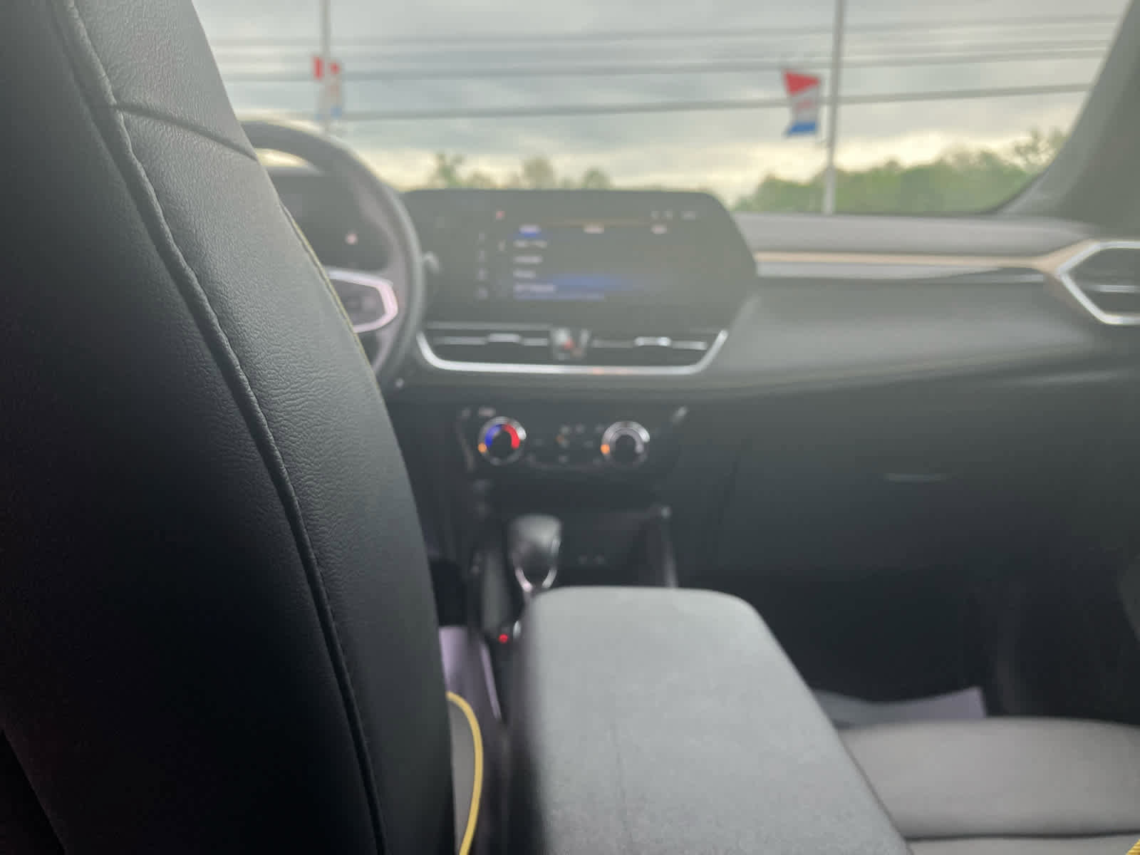 Used 2024 Chevrolet TrailBlazer ACTIV w/ Driver Confidence Package image 30