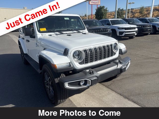 Used 2024 Jeep Wrangler Unlimited Sahara w/ Technology Group AWD/4WD image 8