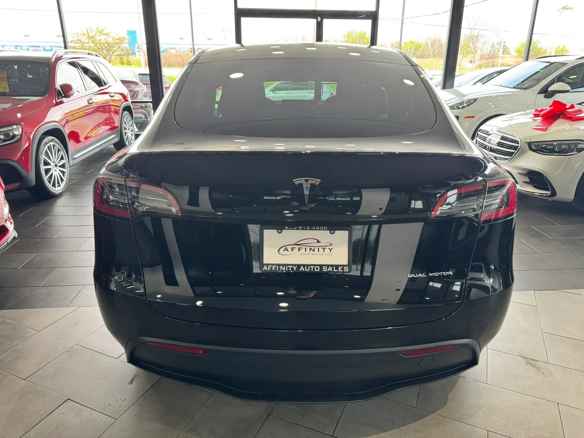 Used 2024 Tesla Model Y Long Range image 4