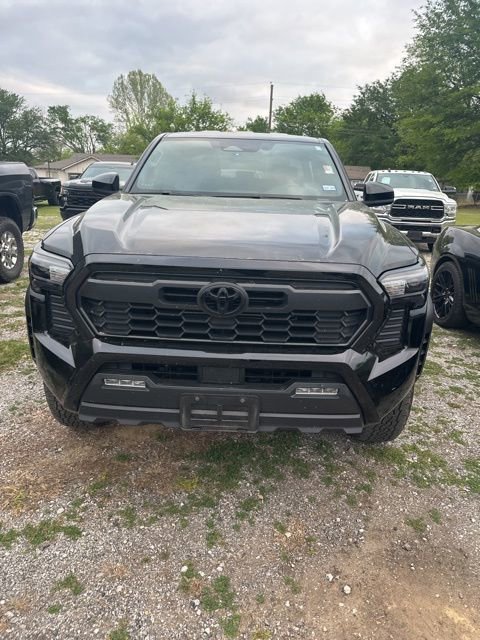 Used 2024 Toyota Tacoma TRD Off-Road image 2