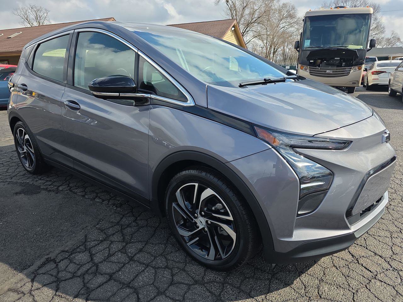Used 2023 Chevrolet Bolt LT w/ Infotainment Package image 18