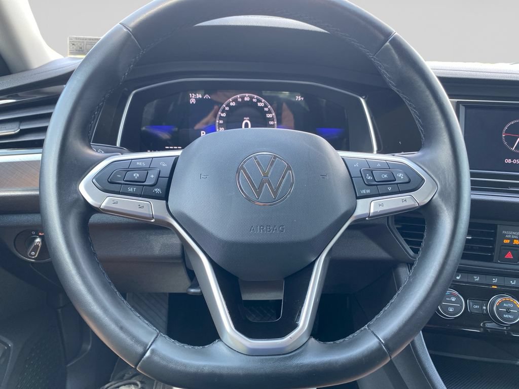 Used 2023 Volkswagen Jetta SE FWD image 24