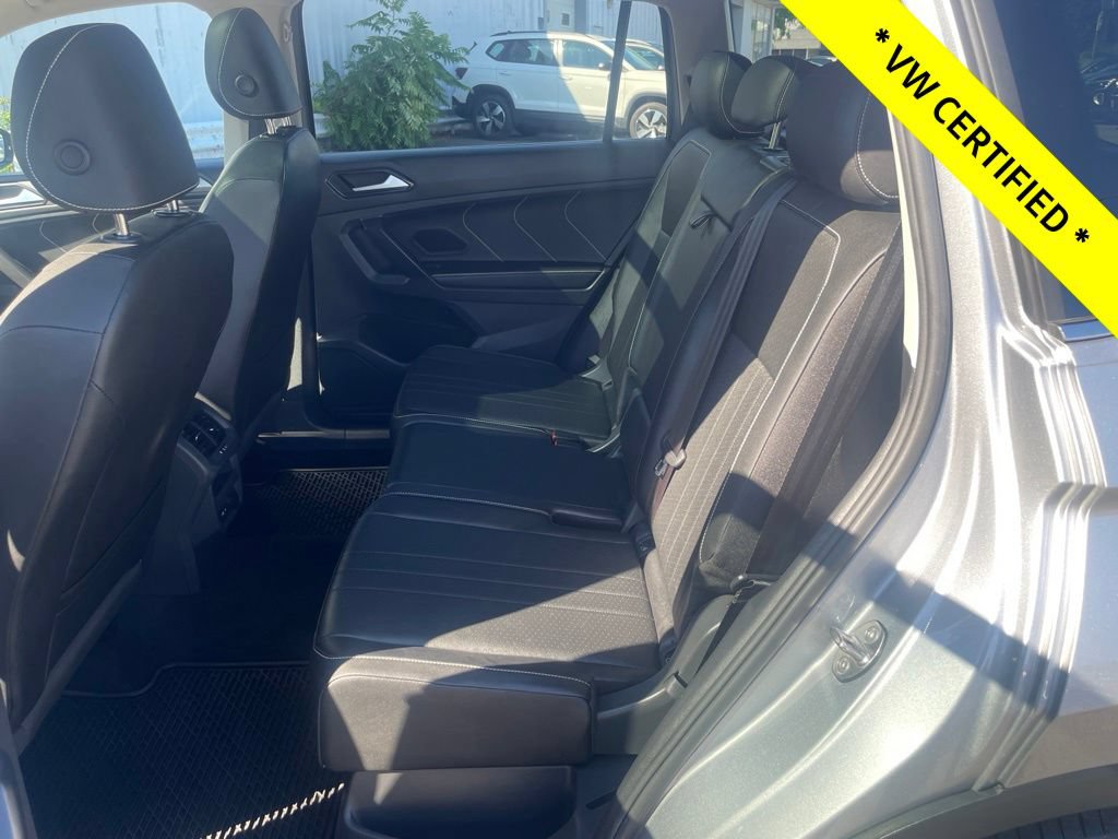 Certified 2023 Volkswagen Tiguan SE w/ Panoramic Sunroof Package AWD/4WD image 16