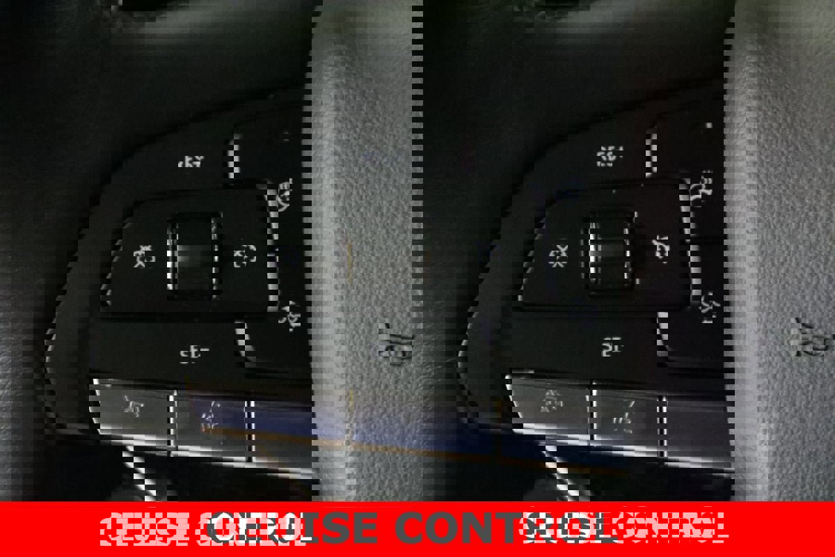 Used 2022 Cadillac XT6 Premium Luxury w/ Technology Package image 11