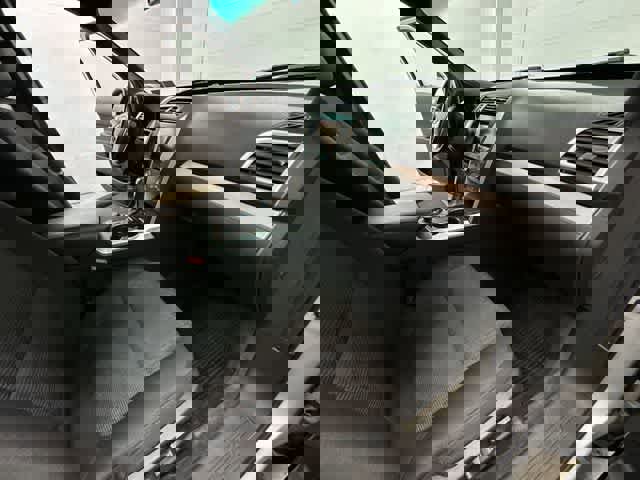 Used 2015 Ford Explorer XLT w/ Equipment Group 201B image 19