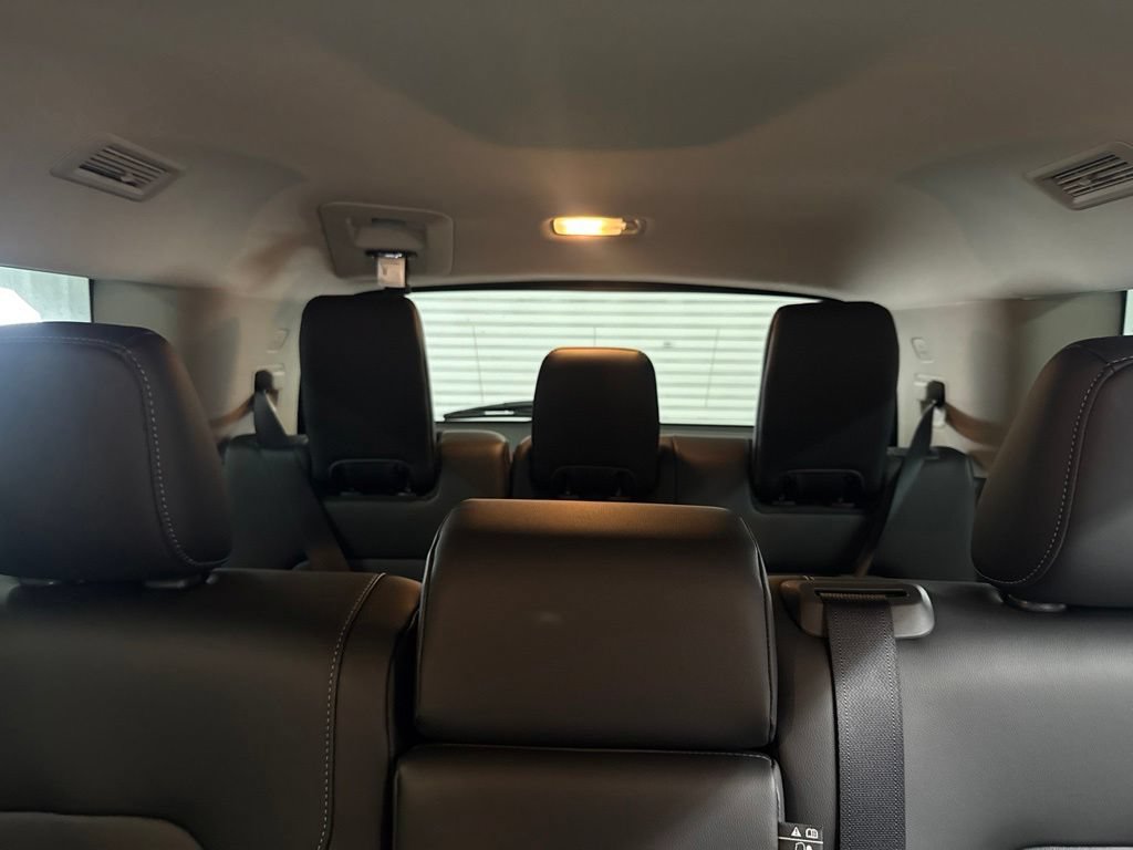 Used 2025 Nissan Pathfinder SL w/ Black Appearance Package FWD image 18