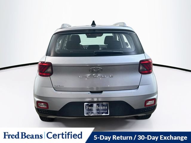 Certified 2021 Hyundai Venue SEL FWD image 9
