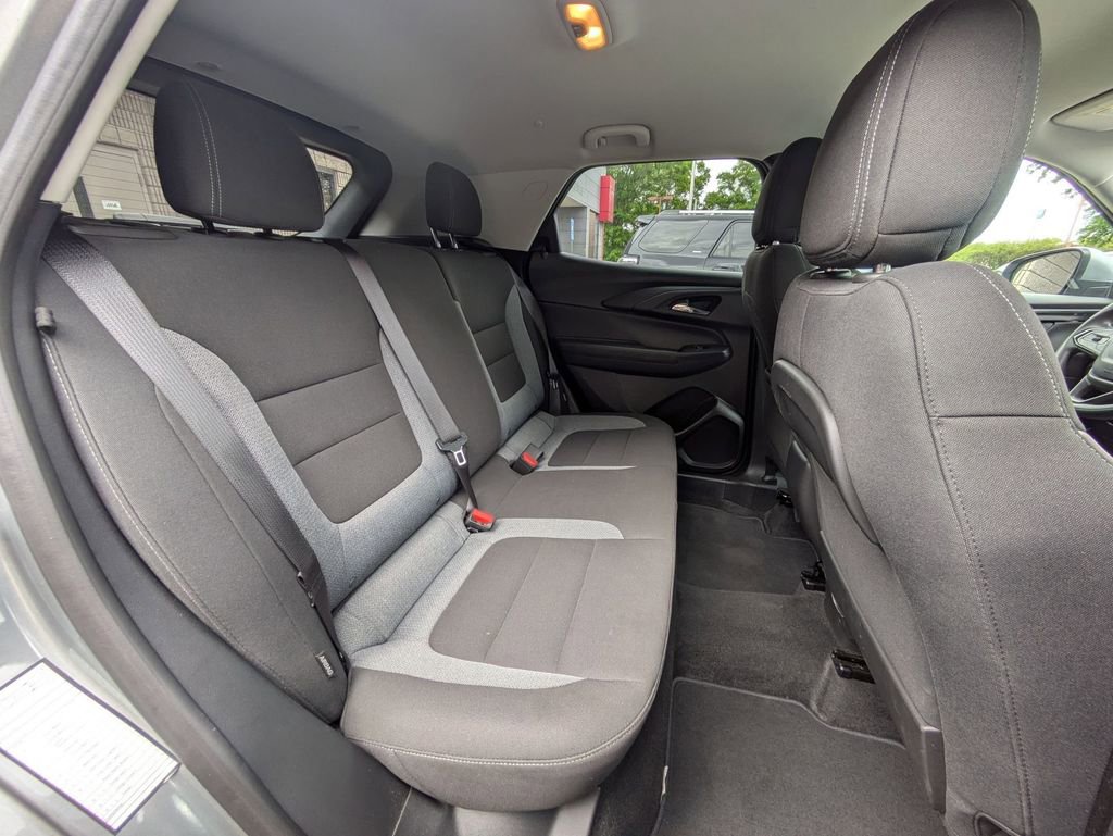 Used 2025 Chevrolet TrailBlazer LT AWD/4WD image 27