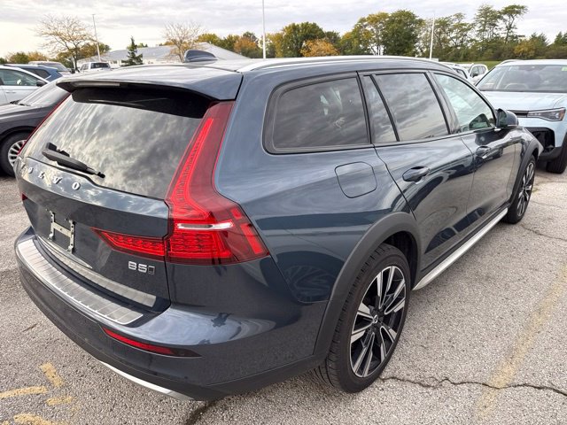 Used 2024 Volvo V60 B5 Cross Country Ultimate w/ Protection Package Premier AWD/4WD image 6