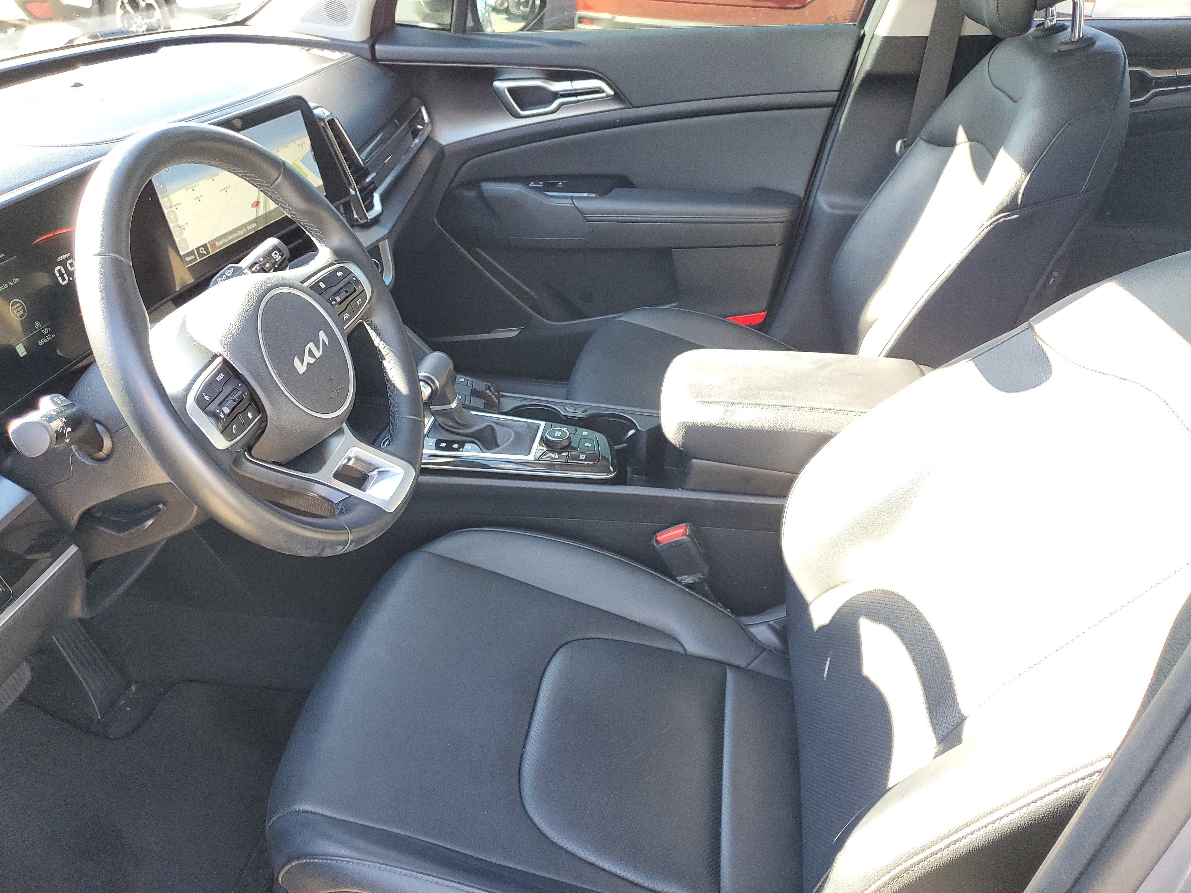 Used 2023 Kia Sportage EX image 19