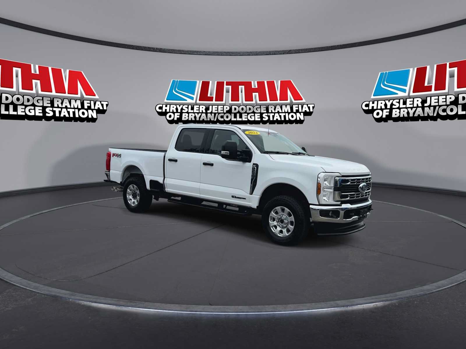 Used 2024 Ford F250 XLT w/ FX4 Off-Road Package AWD/4WD image 2