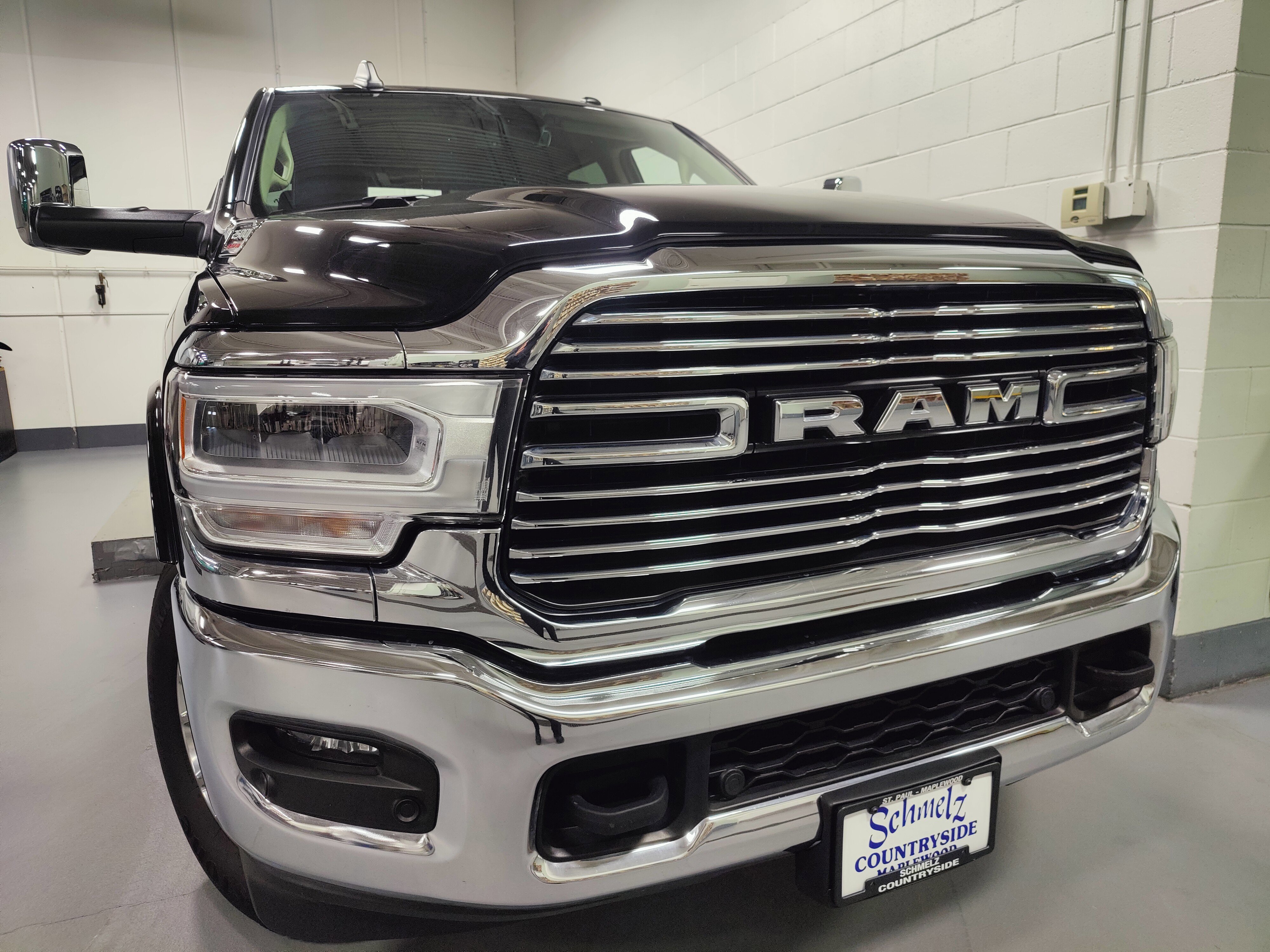 Used 2022 RAM 2500 Laramie AWD/4WD image 3