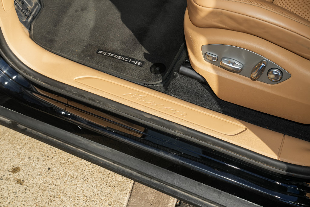 Certified 2018 Porsche Macan AWD/4WD image 20