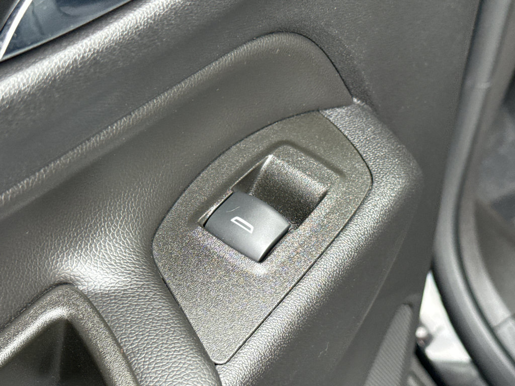 Used 2020 Chevrolet Equinox LT w/ Midnight Edition FWD image 31