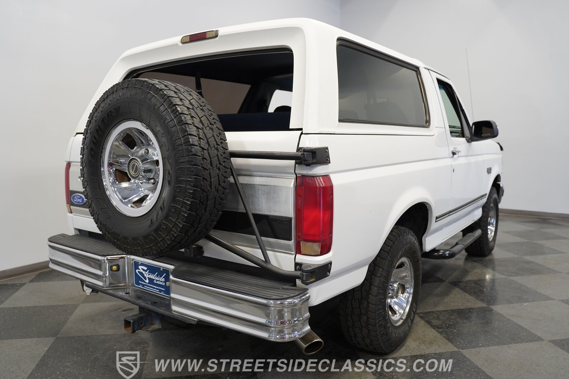Used 1996 Ford Bronco XLT AWD/4WD image 12