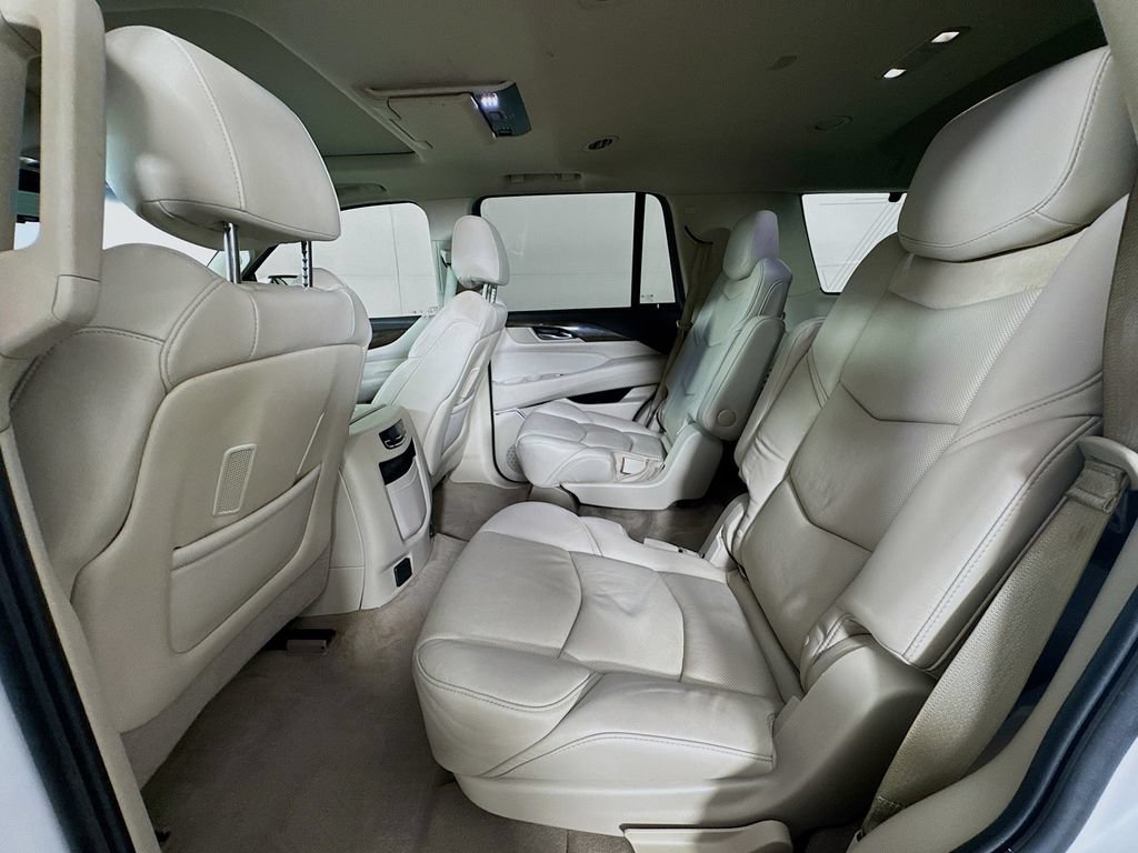 Used 2018 Cadillac Escalade Luxury RWD image 29