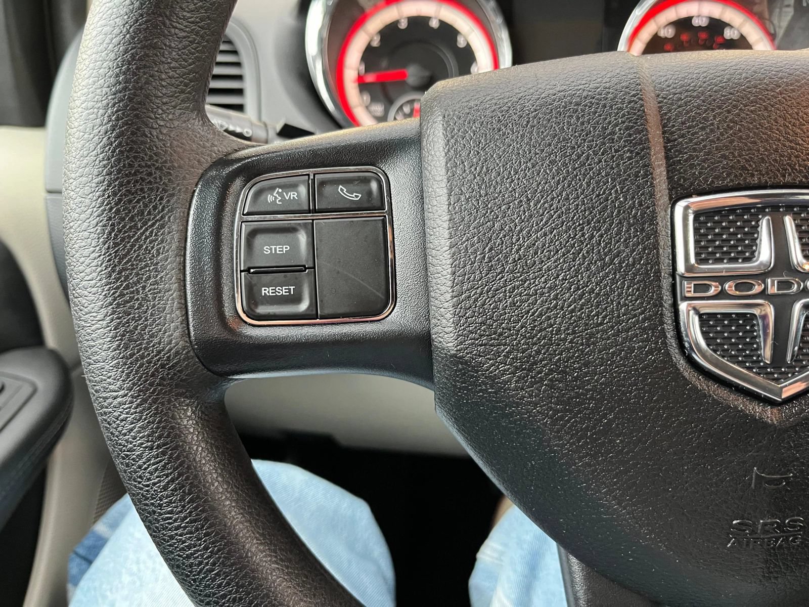 Used 2019 Dodge Grand Caravan SE w/ UConnect Hands-Free Group FWD image 16