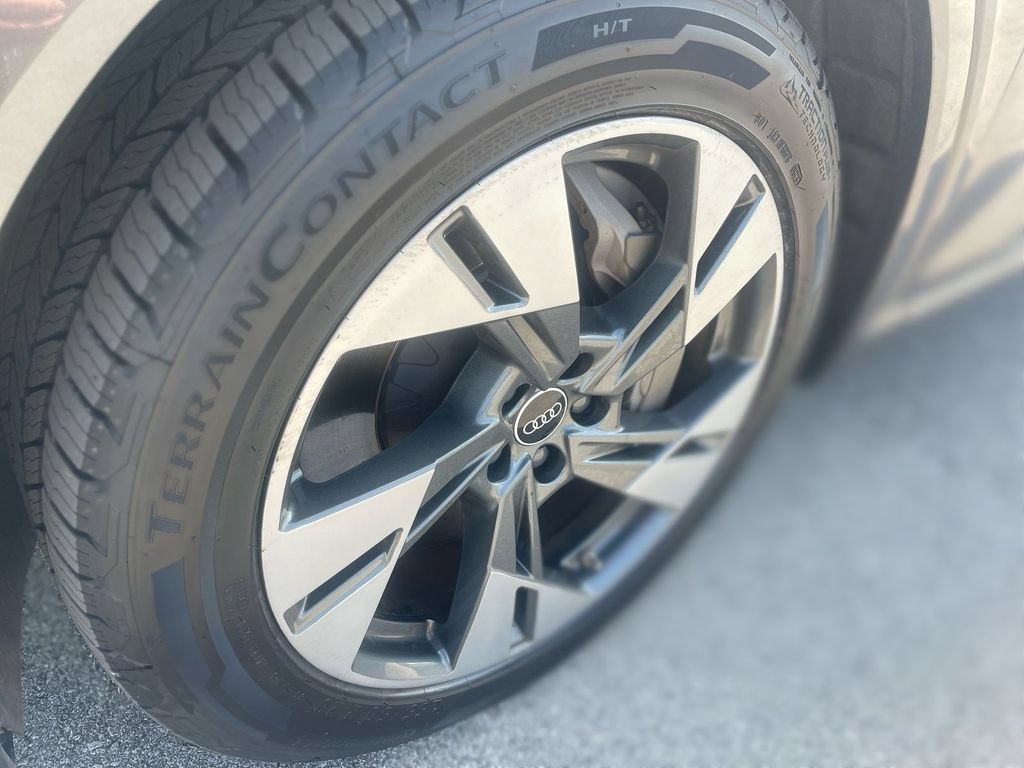 Used 2022 Audi e-tron Premium AWD/4WD image 10