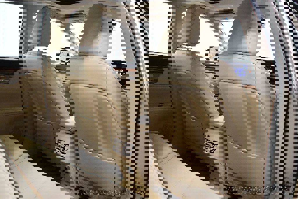 Used 2013 Lexus ES 300h image 19