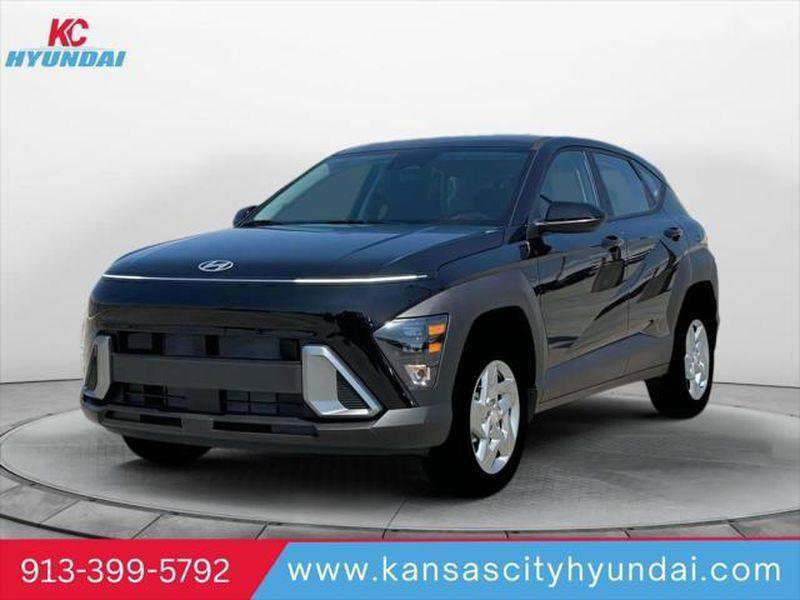 New 2026 Hyundai Kona SE image 1