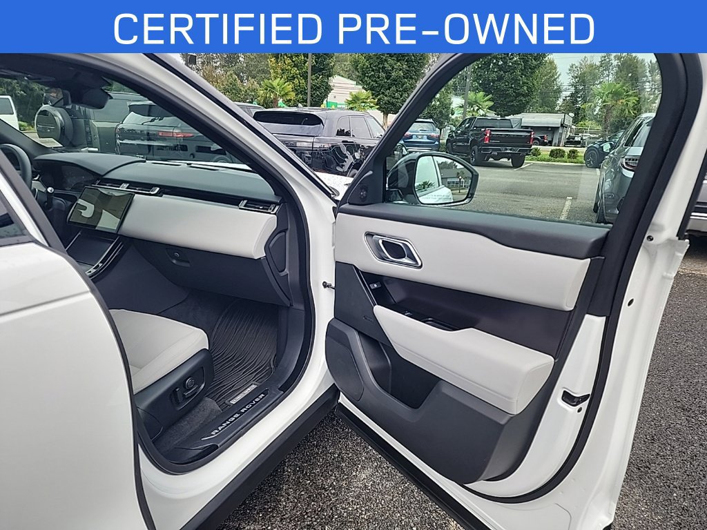 Certified 2026 Land Rover Range Rover Velar Dynamic SE AWD/4WD image 19