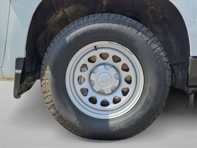 Used 2023 Chevrolet Silverado 1500 W/T w/ Trailering Package AWD/4WD image 21
