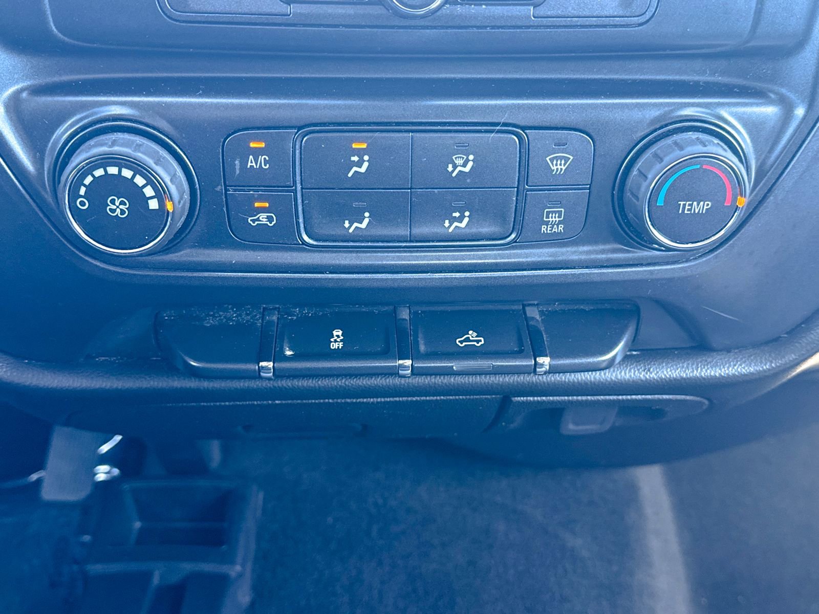 Used 2018 Chevrolet Silverado 1500 Custom w/ Custom Value Package image 30
