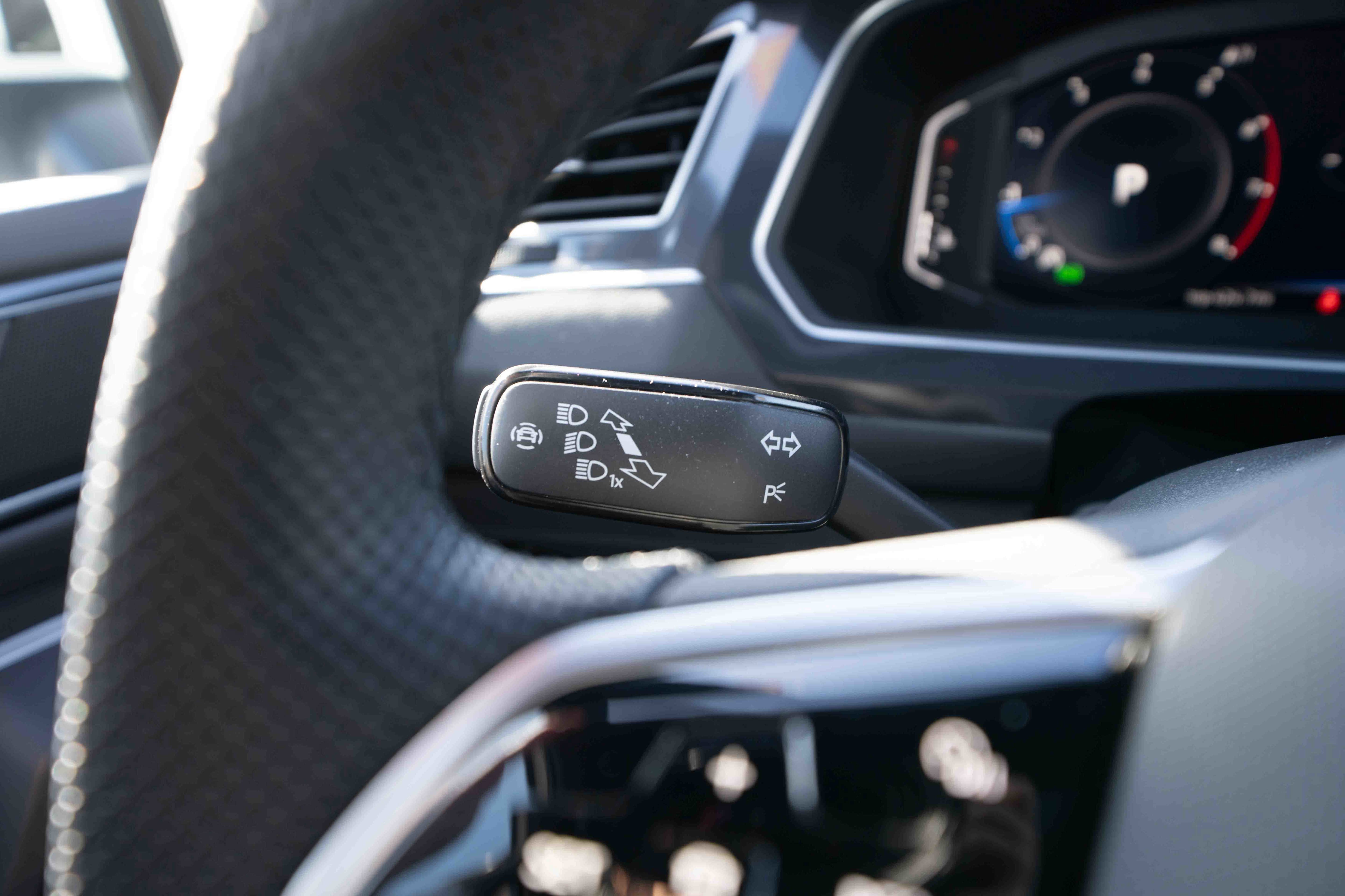 Used 2024 Volkswagen Tiguan SEL R-Line image 13