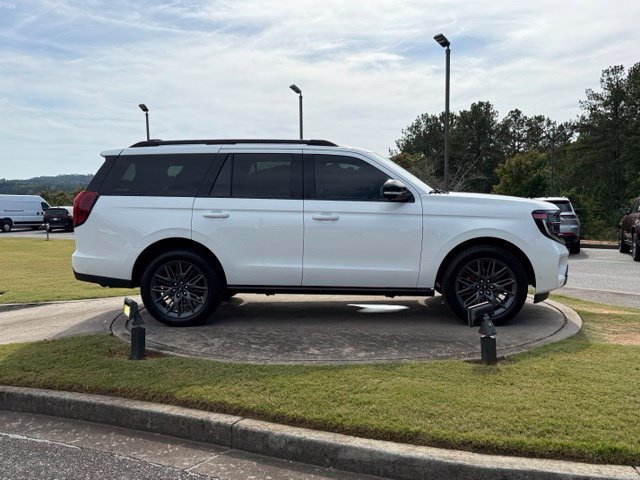 Used 2025 Ford Expedition Platinum w/ Stealth Performance Package AWD/4WD image 8