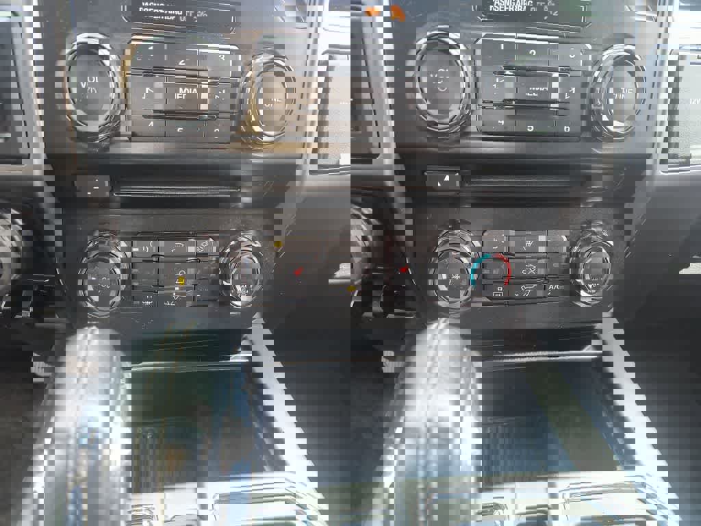 Used 2017 Ford F150 XLT w/ Equipment Group 302A Luxury image 19