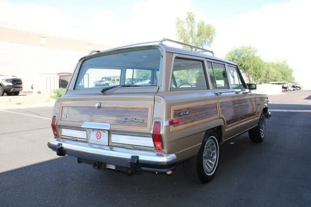 Used 1990 Jeep Grand Wagoneer image 47