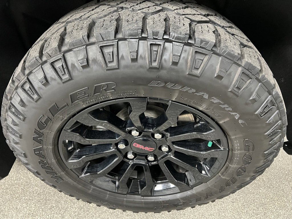 Used 2022 GMC Sierra 1500 AT4X image 22