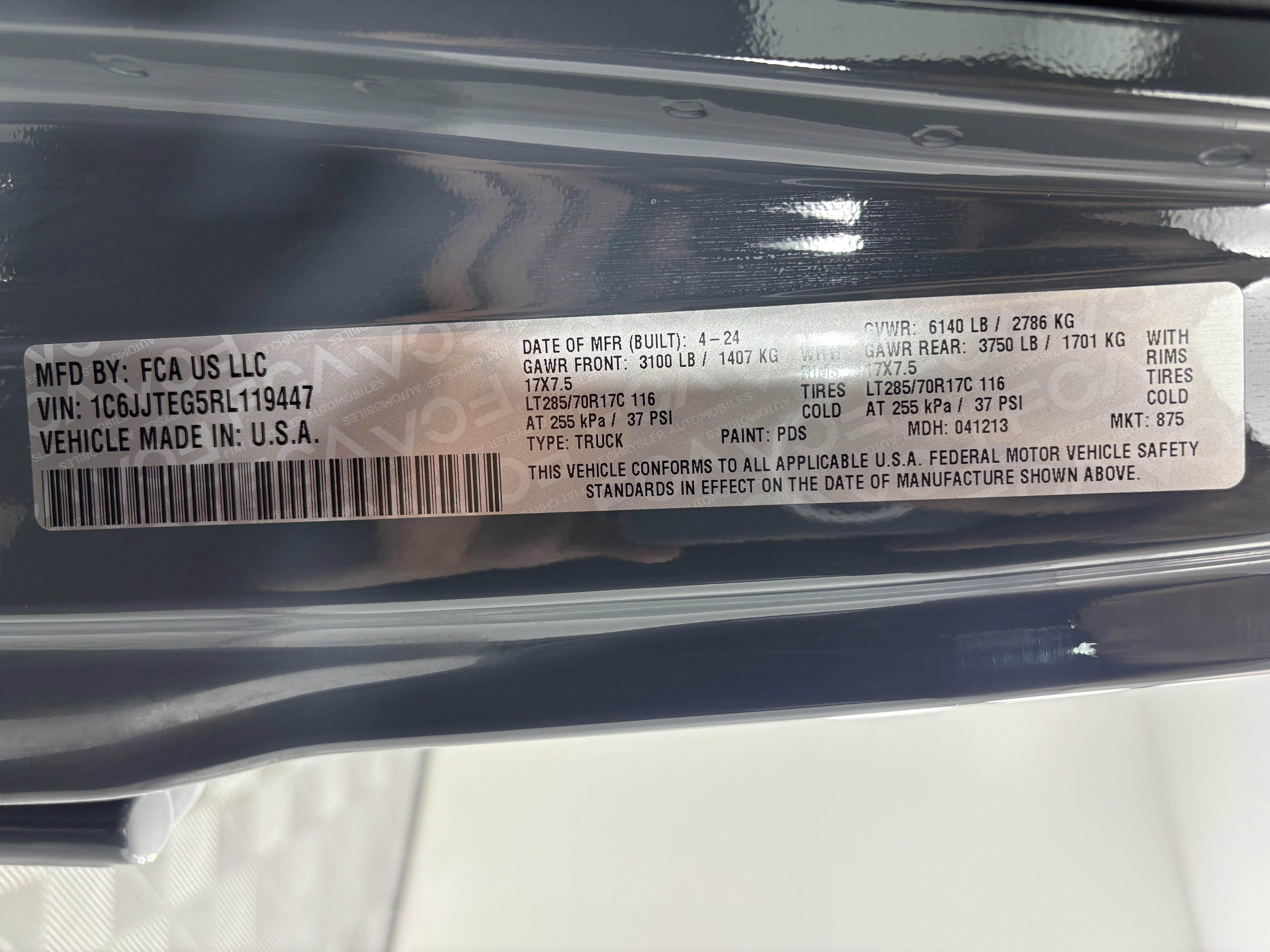 Certified 2024 Jeep Gladiator Mojave AWD/4WD image 11
