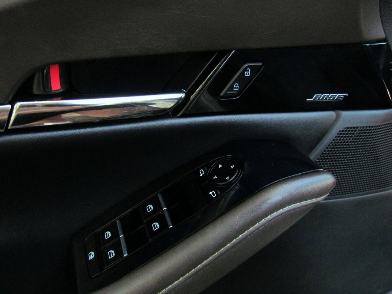 Used 2021 MAZDA CX-30 AWD 2.5 S w/ Premium Package image 23