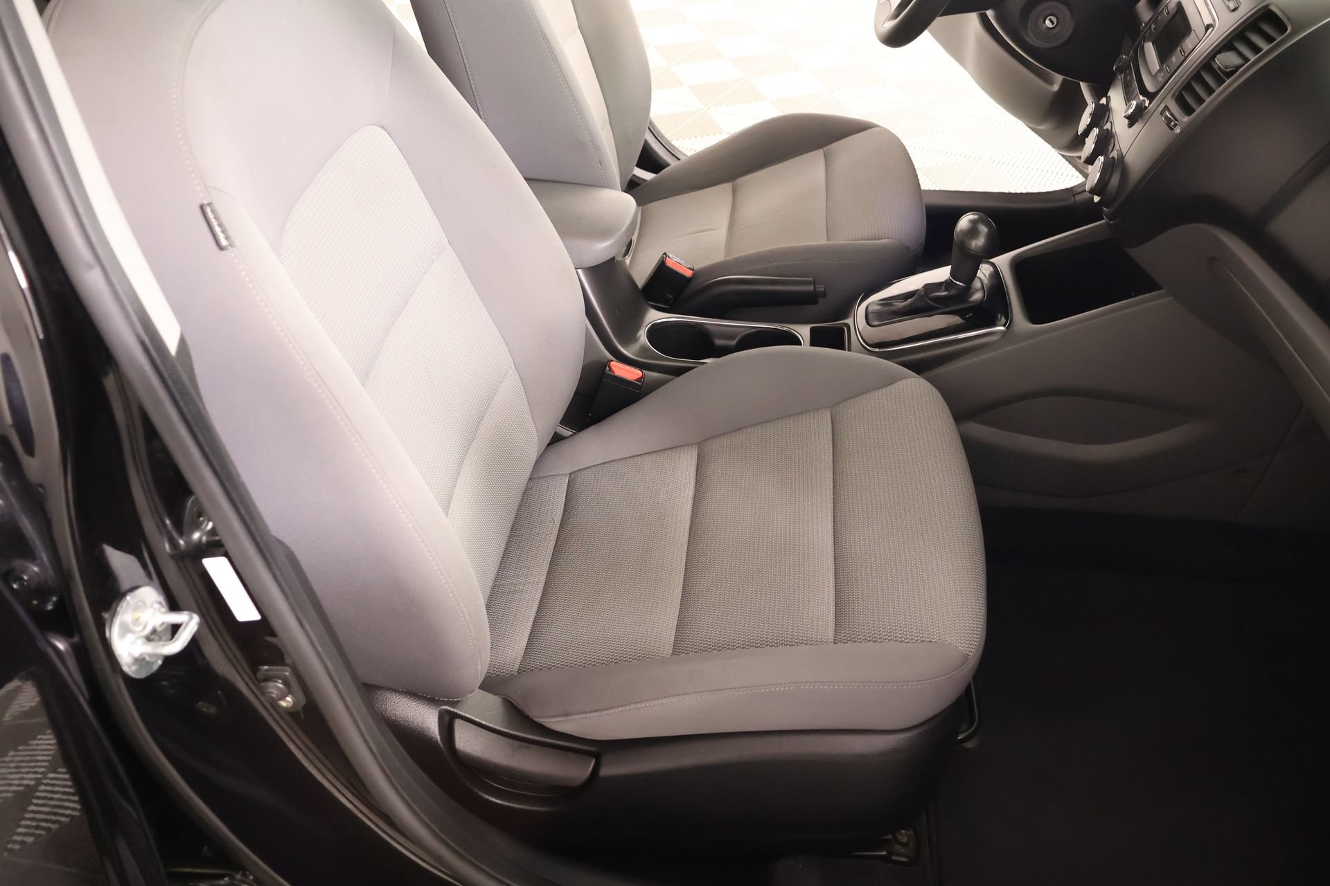 Used 2017 Kia Forte LX FWD image 11